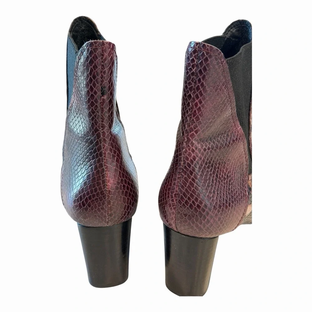 Donald Pliner Snake Print Leather Chelsea Ankle Booties Women's 10M Burgundy